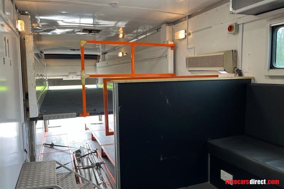 race-trailer-with-office