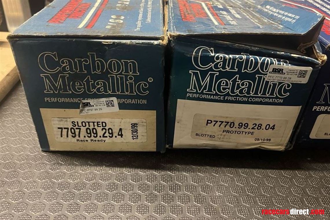 carbon-metallic-brake-pads