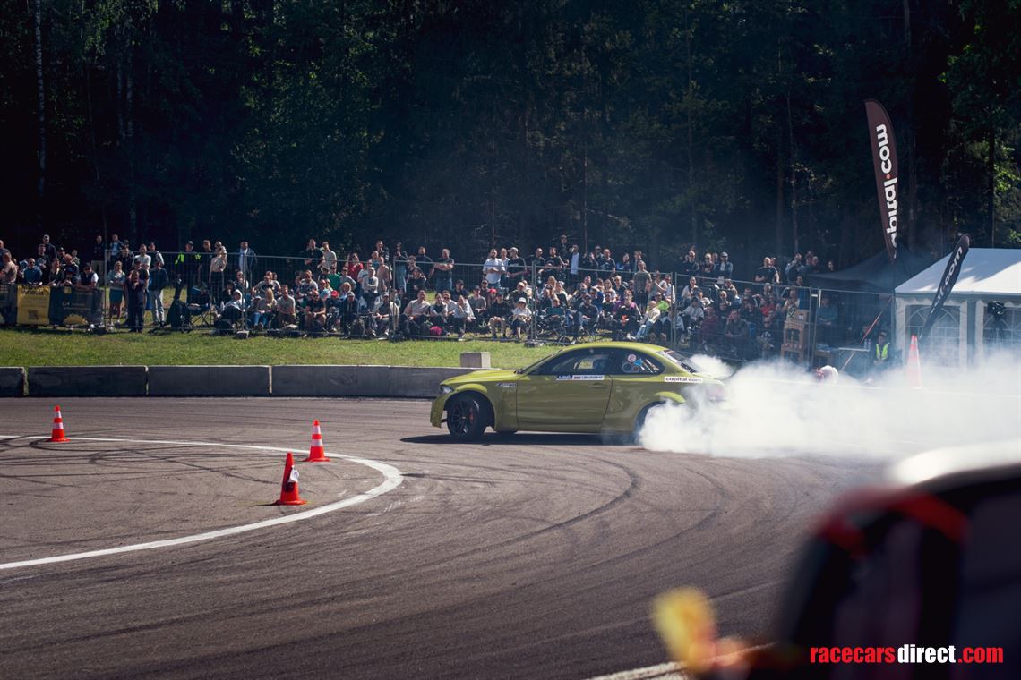 bmw-e82-54-v8-amg-400-bhp-555-nm