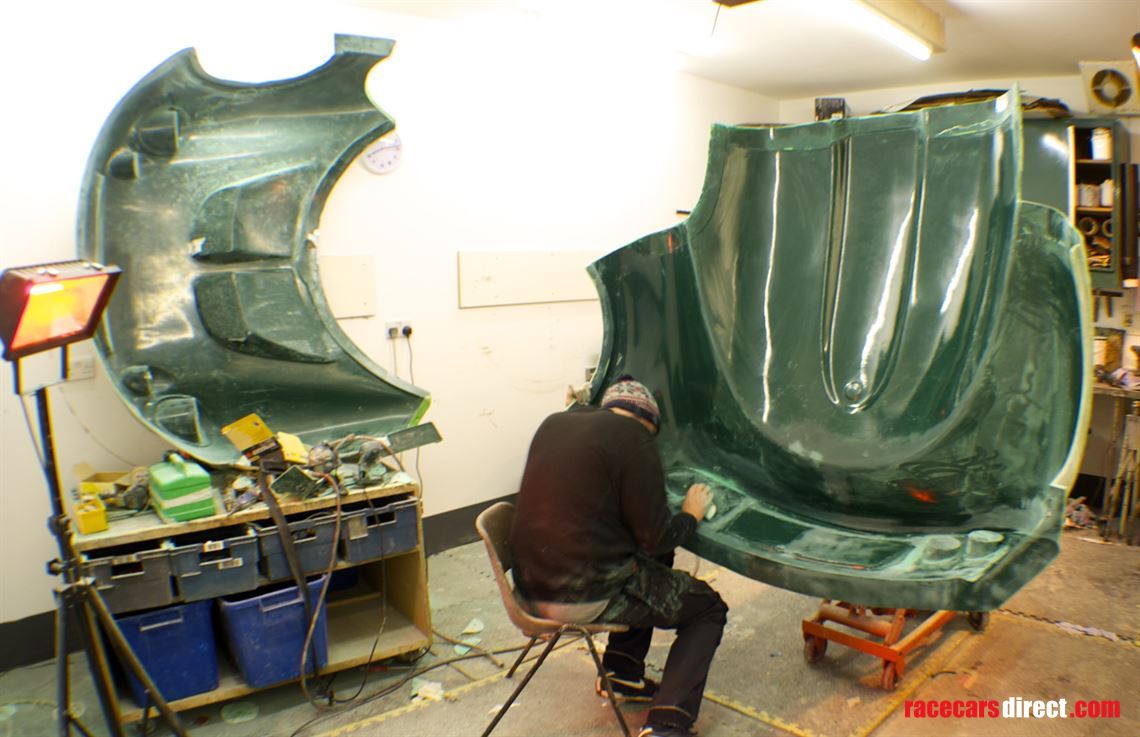 Main moulds moun for easy lay up