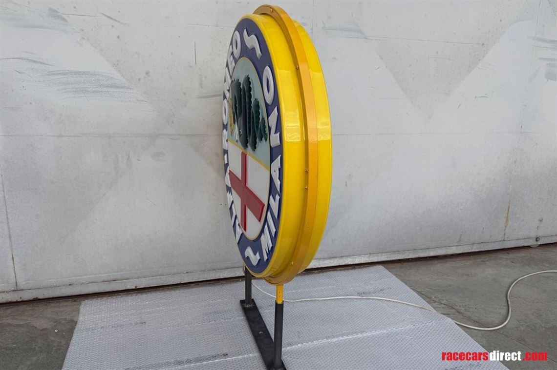 double-sided-alfa-romeo-milano-illuminated-si