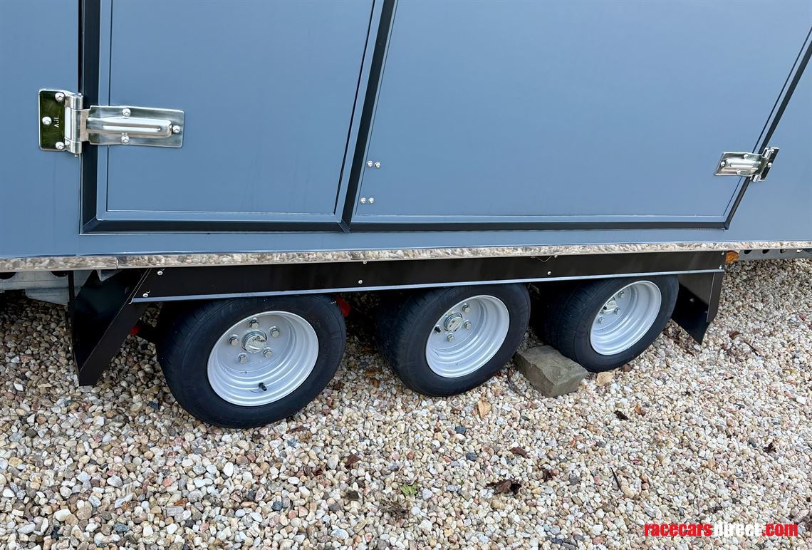 woodford-rl6000-enclosed-trailer-as-new