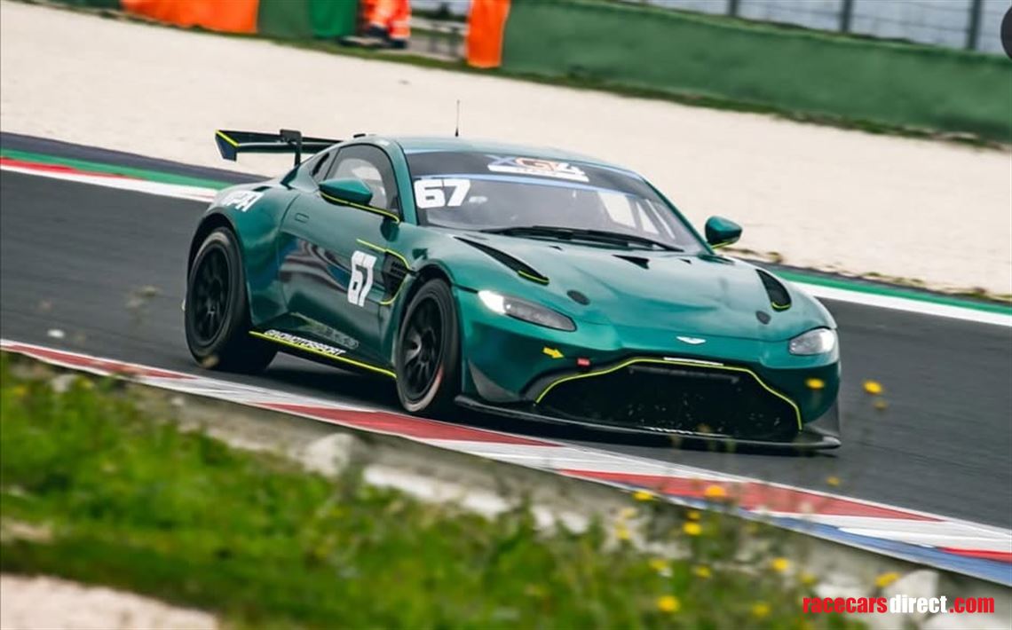 aston-martin-vantage-gt4