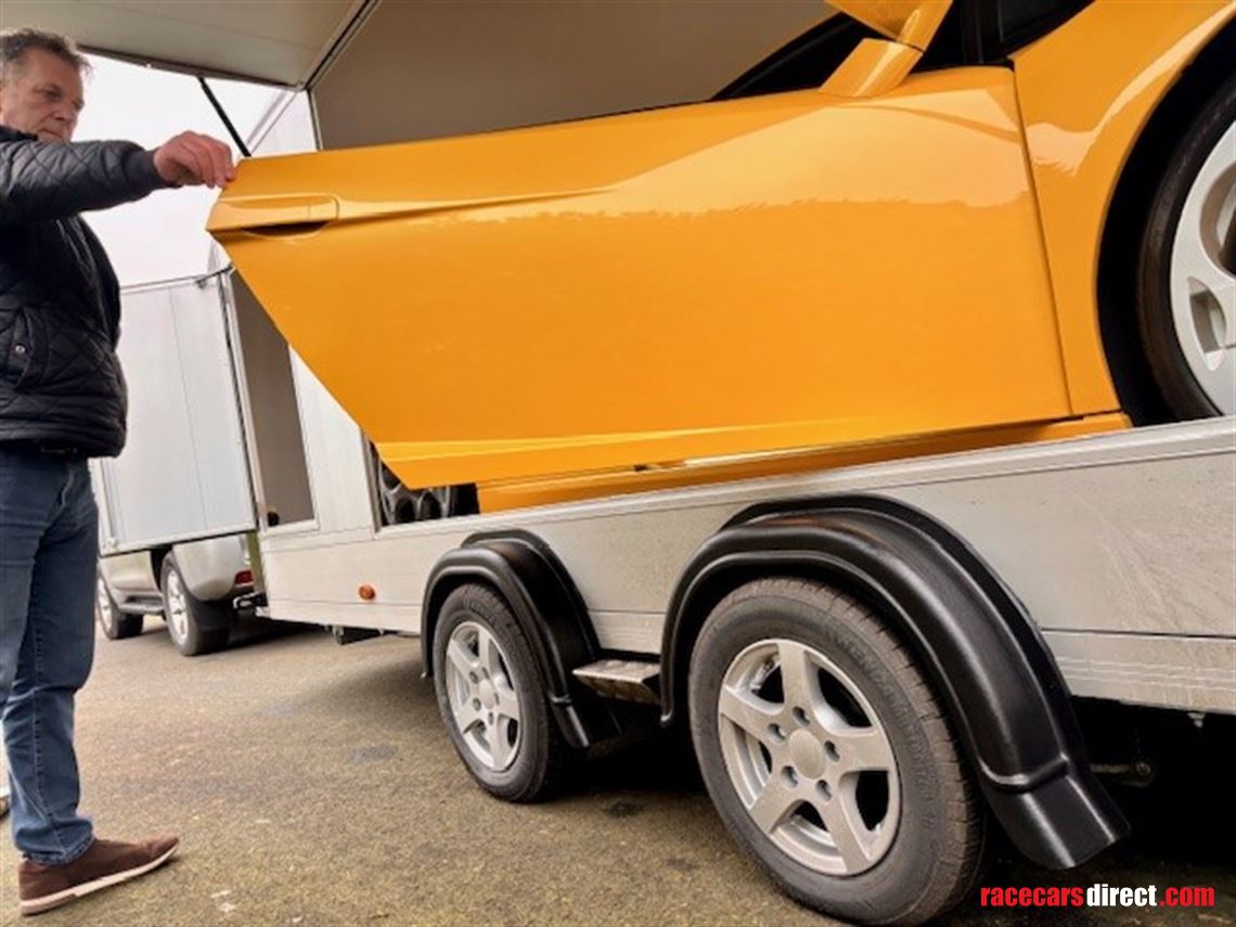 debon-c2000-enclosed-car-transporter