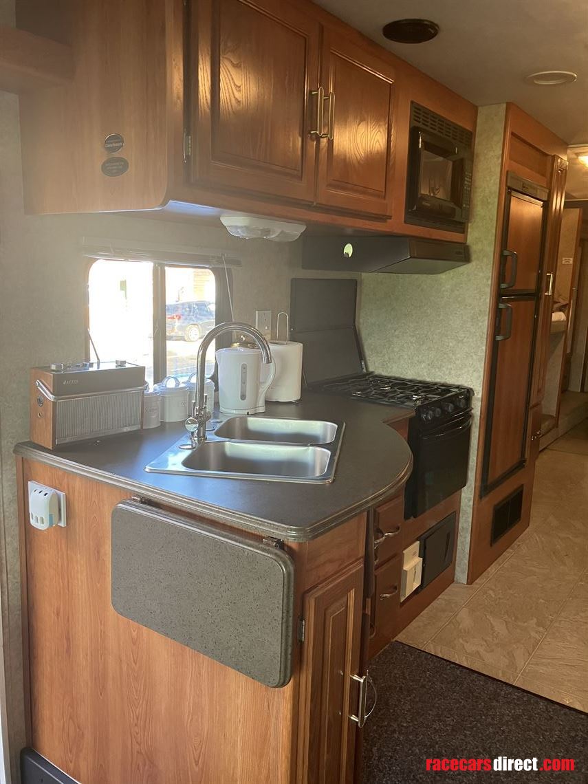 38-ft-coachman-miranda-motorhome-29k-one-owne