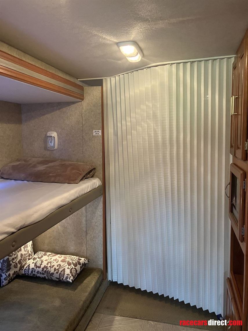 38-ft-coachman-miranda-motorhome-29k-one-owne