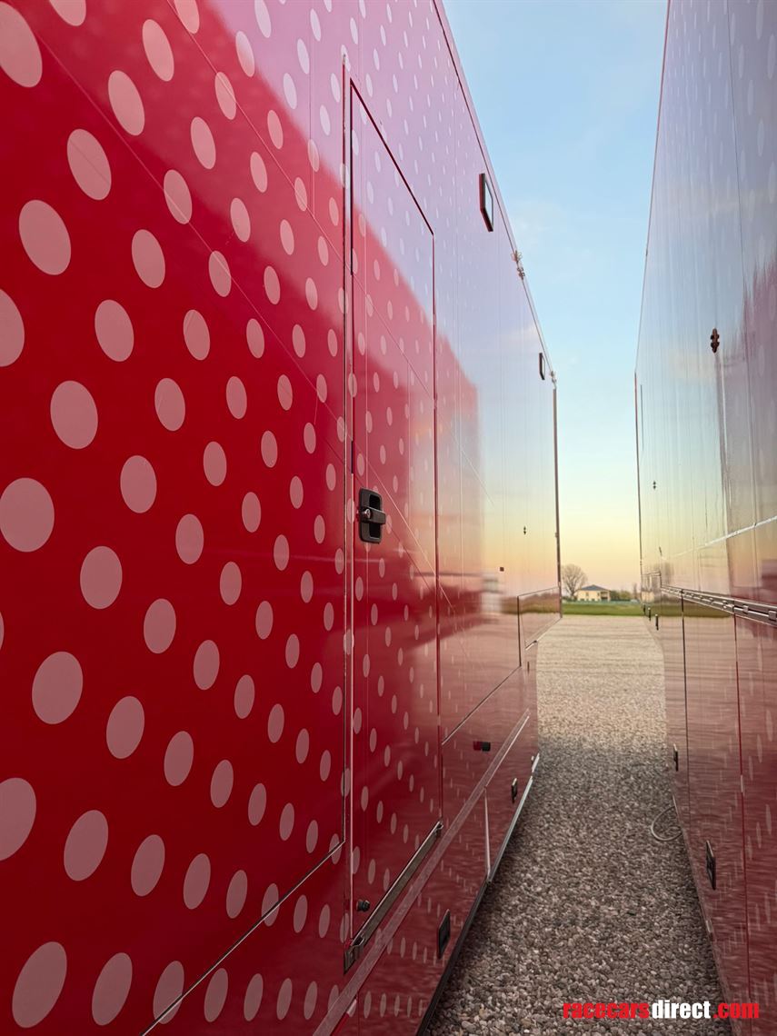 schuler---gt-and-touring-cars-race-trailer