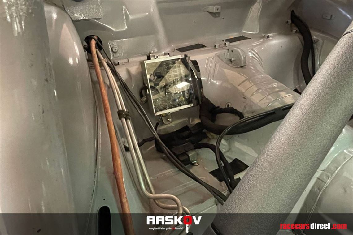 porsche-964993-gt2-rsr