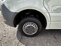 fully-enclosed-car-transporter-2020-mercedes