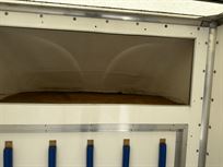 fully-enclosed-car-transporter-2020-mercedes