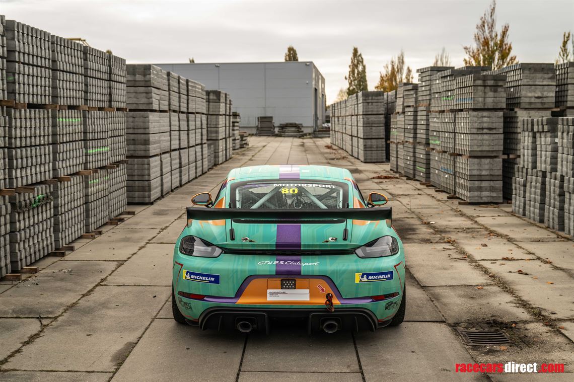 porsche-cayman-718-gt4-rs