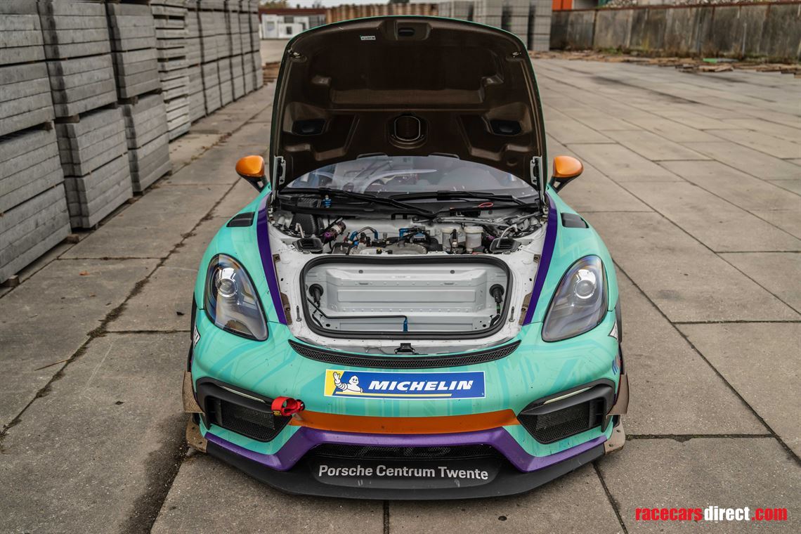 porsche-cayman-718-gt4-rs