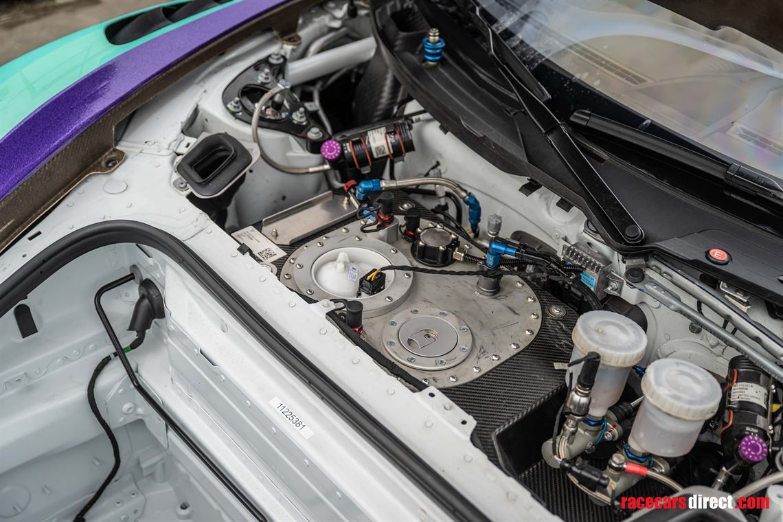 porsche-cayman-718-gt4-rs