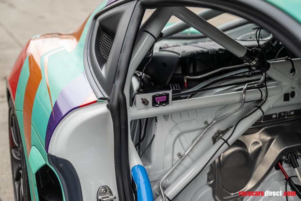 porsche-cayman-718-gt4-rs