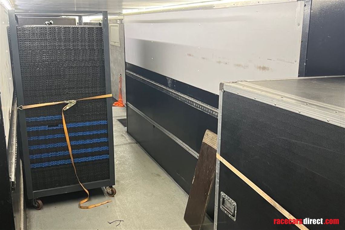 double-deck-racetrailer-with-daf-xf440-and-13