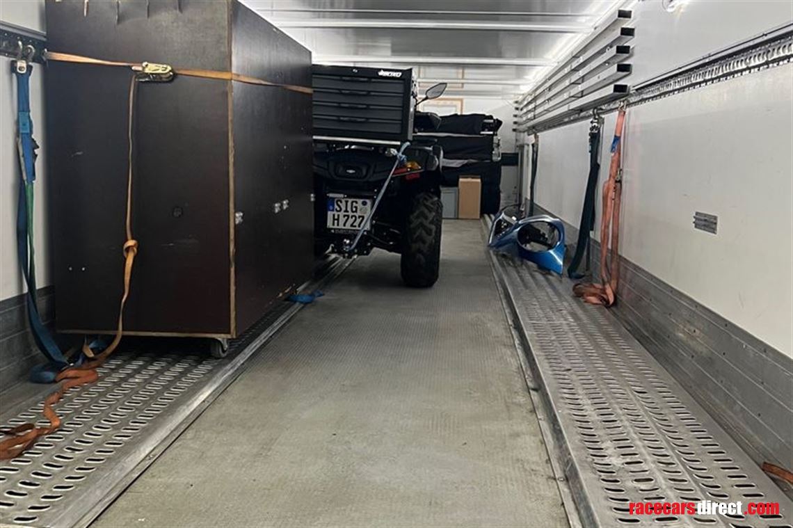 double-deck-racetrailer-with-daf-xf440-and-13