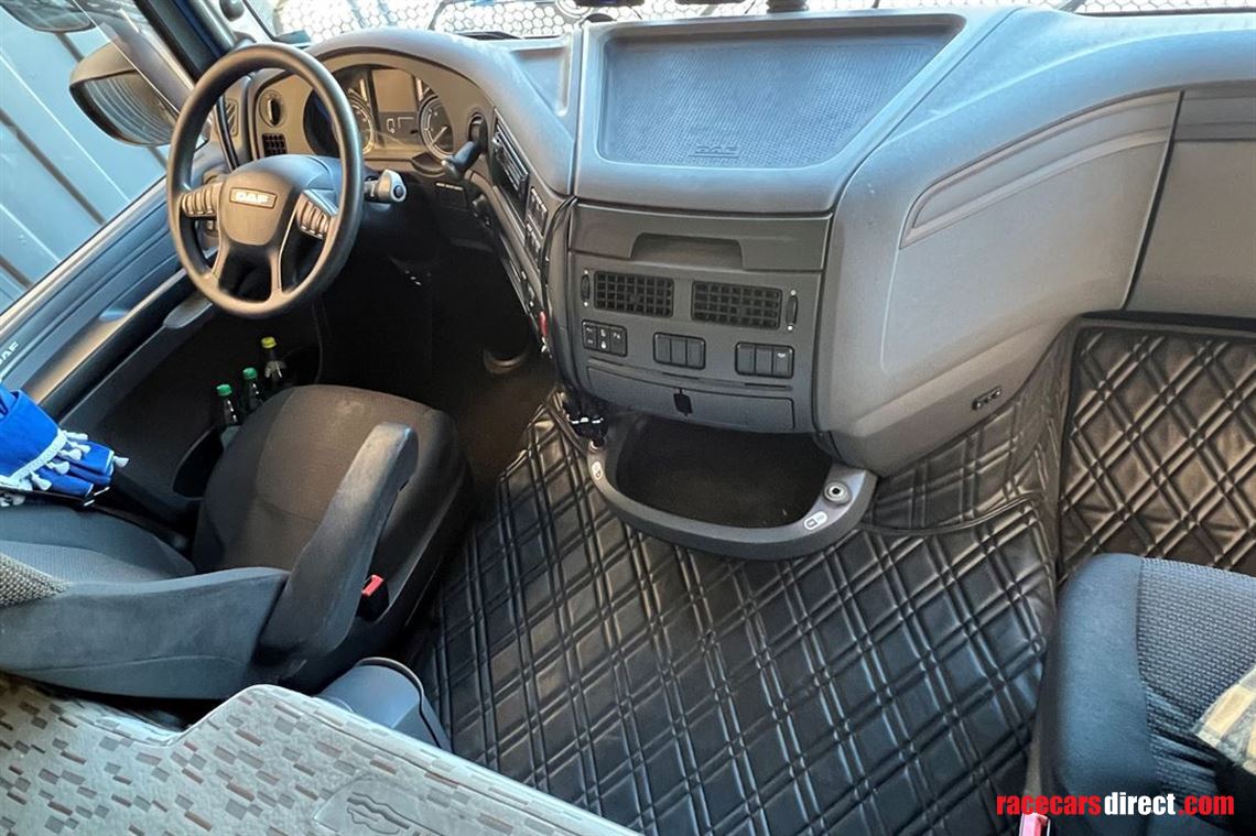 double-deck-racetrailer-with-daf-xf440-and-13