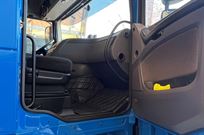 double-deck-racetrailer-with-daf-xf440-and-13