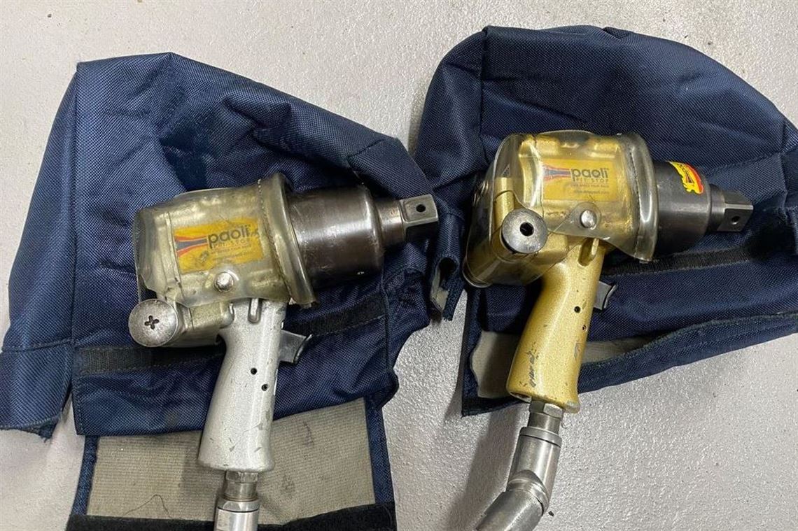 elms-endurance-pit-paddock-garage-equipment