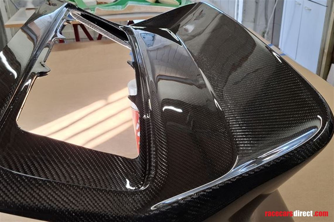 porsche-911-full-carbon-fibre-duck-tail-boot