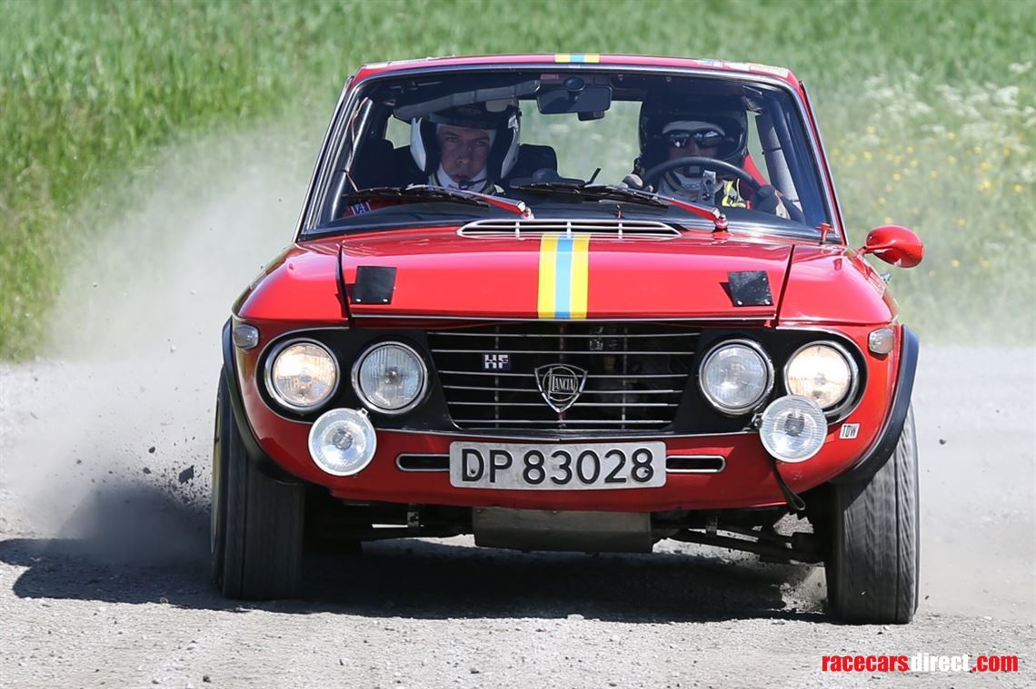 lancia-fulvia-race-car