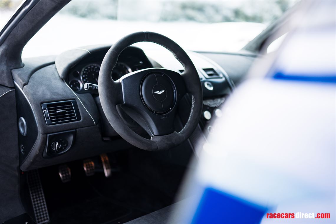 aston-martin-v8-vantage---clubsport