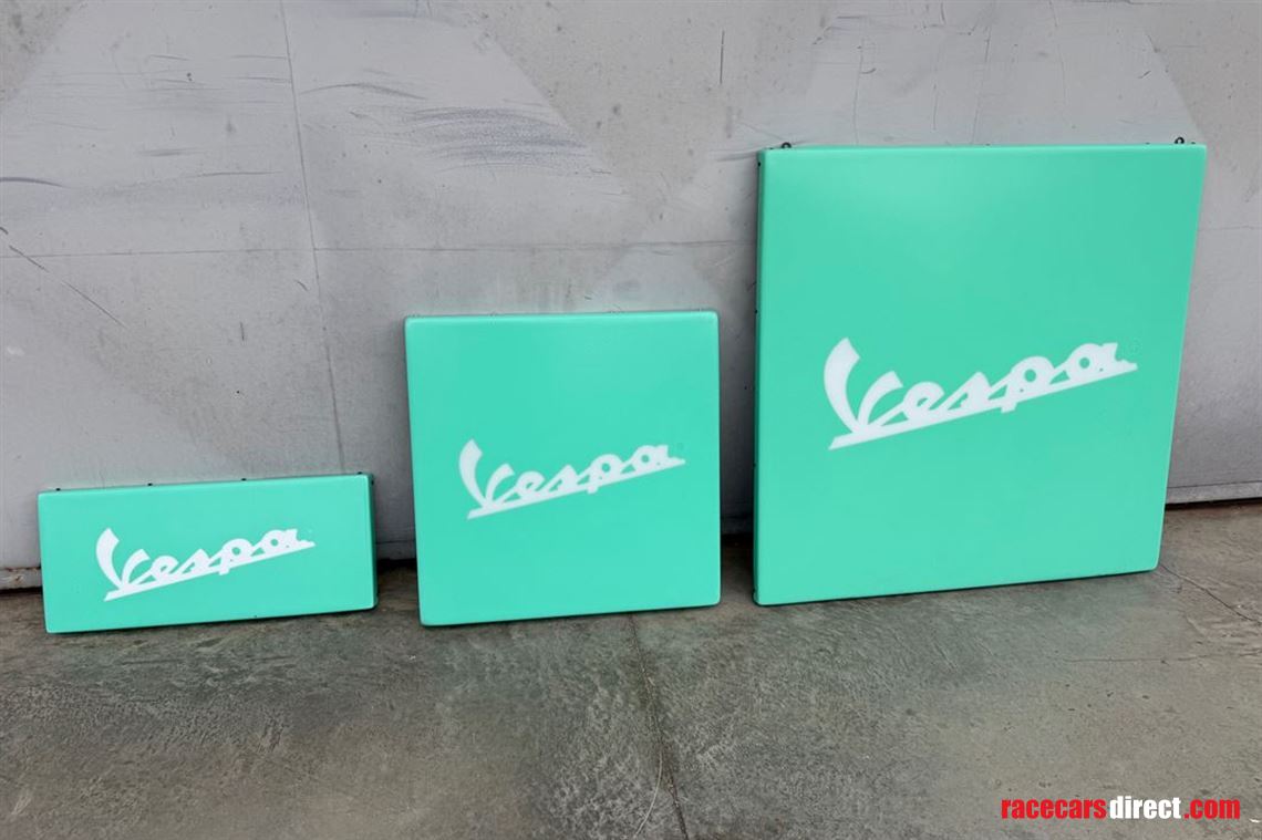 3-vespa-dealer-signs