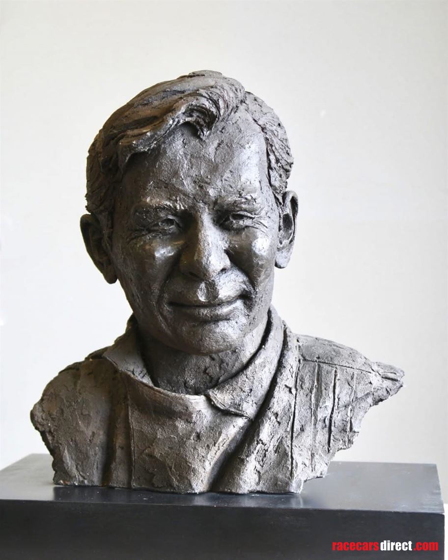 bruce-mclaren-original-bust-unveiled-in-2013