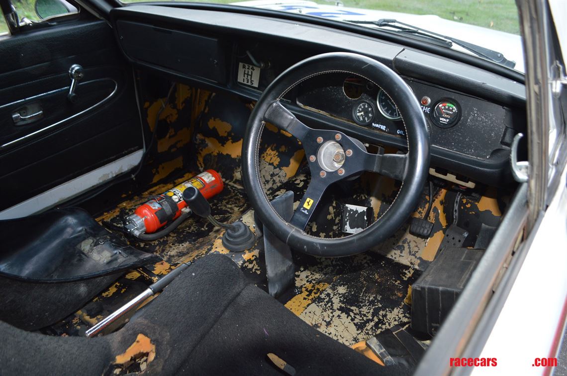 nissan-b110-sunny-touring-race-car