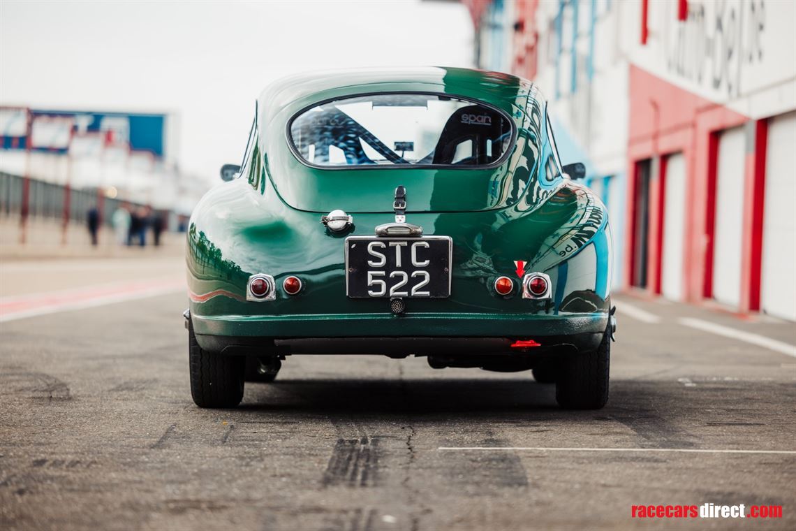 1954-aston-martin-db24