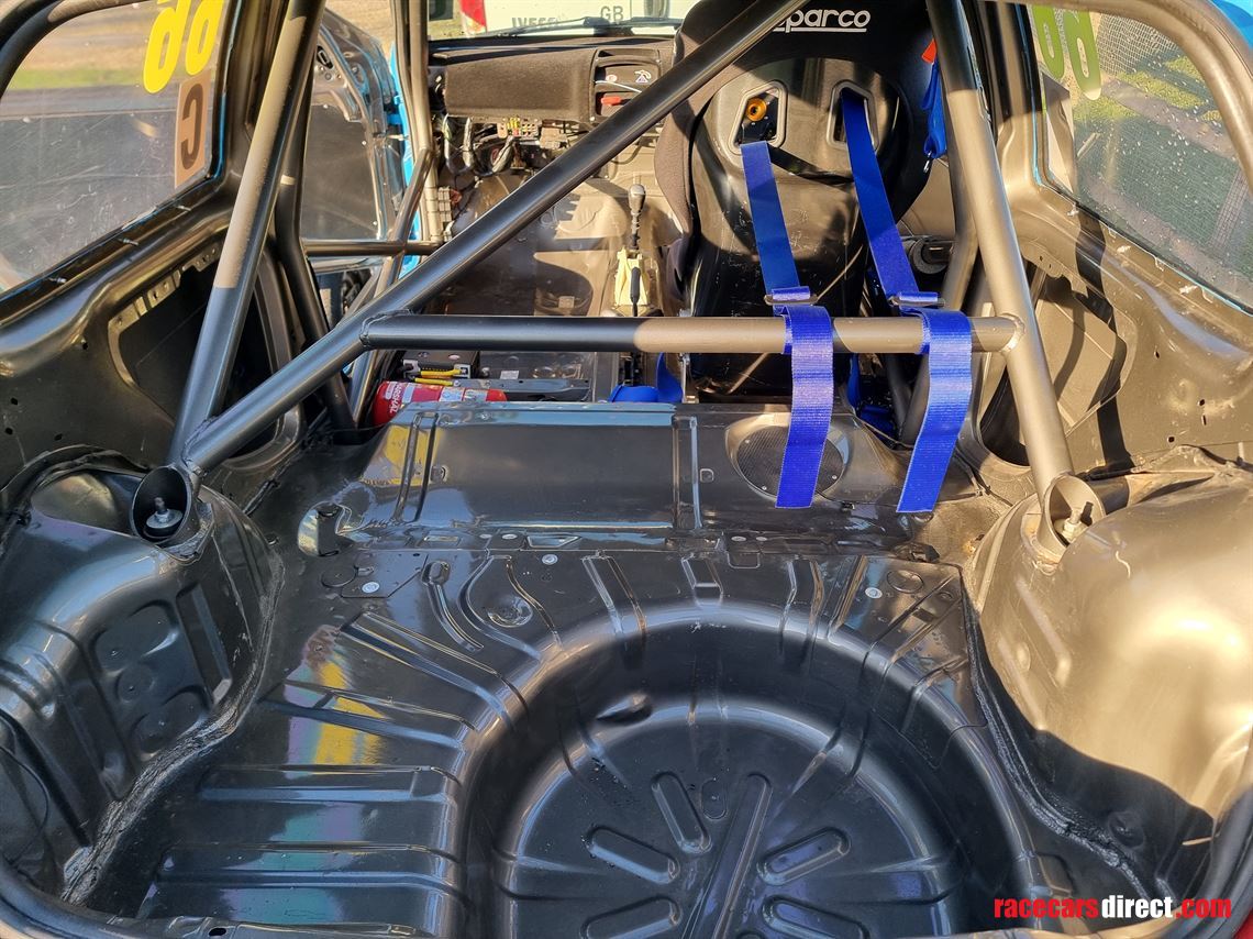 renault-clio-rs-race-car