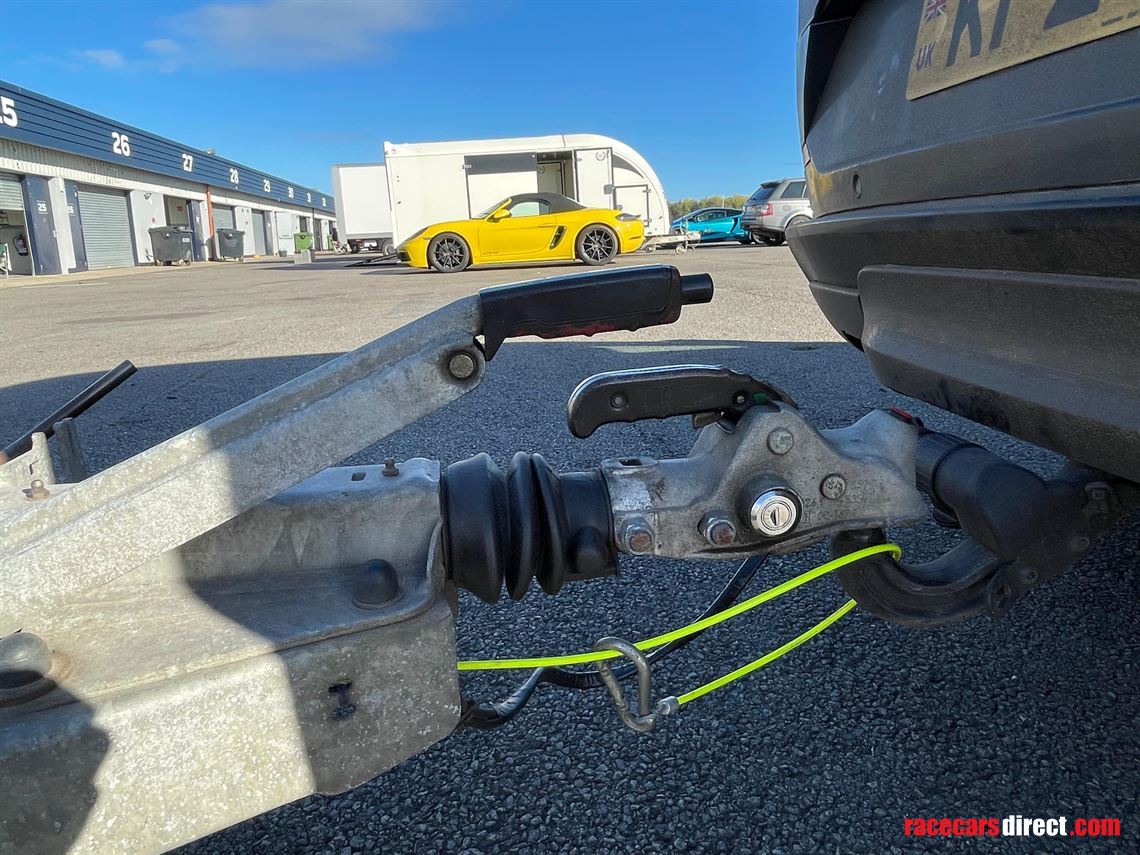 caterham-trailer---brian-james-clubman