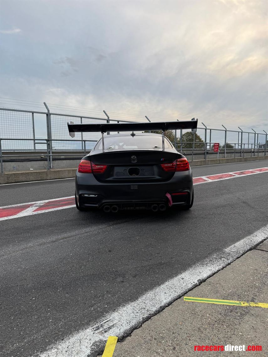 bmw-m4-f80-race-car