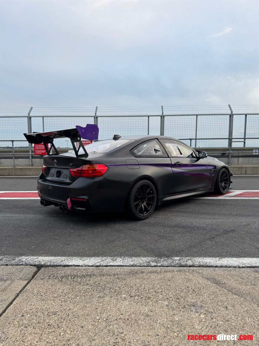 bmw-m4-f80-race-car