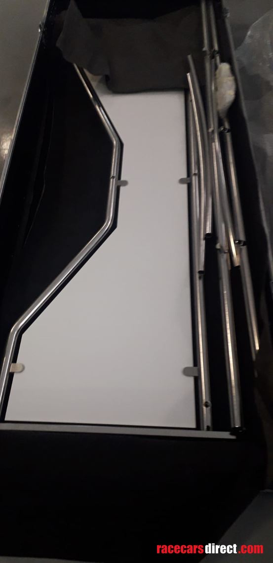 endurance-pit-perch-racing-caseliner