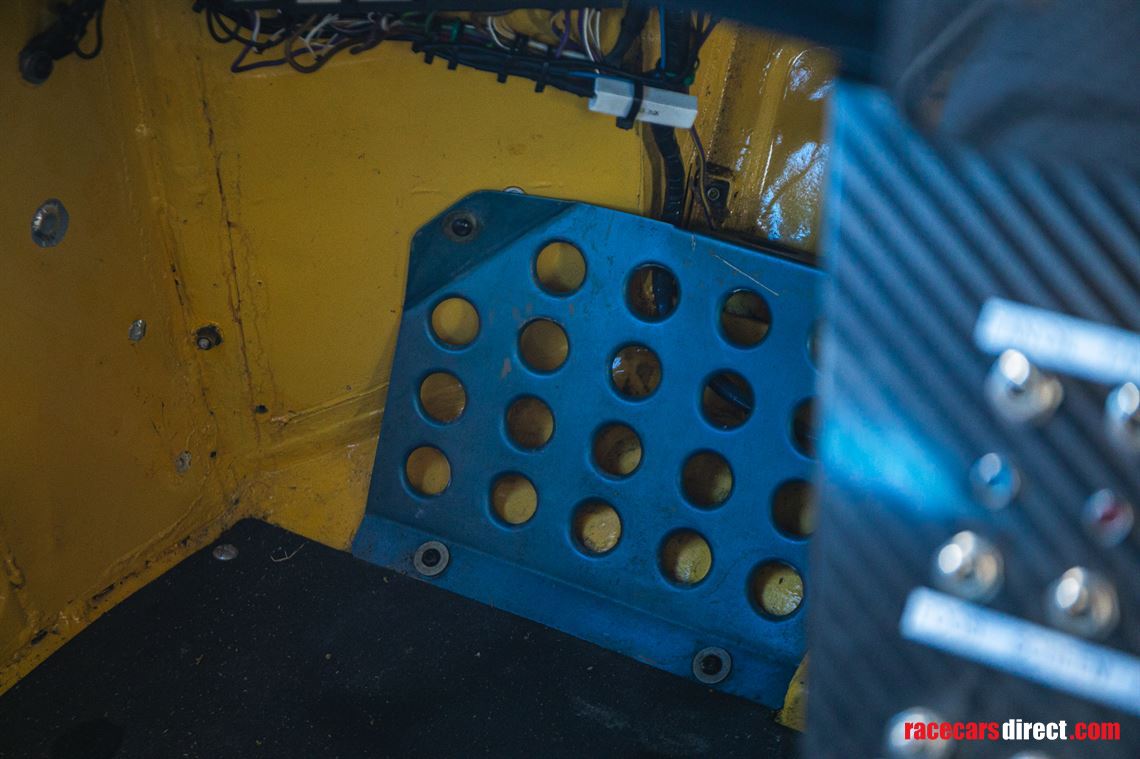 1987-dam-4100-metro-6r4