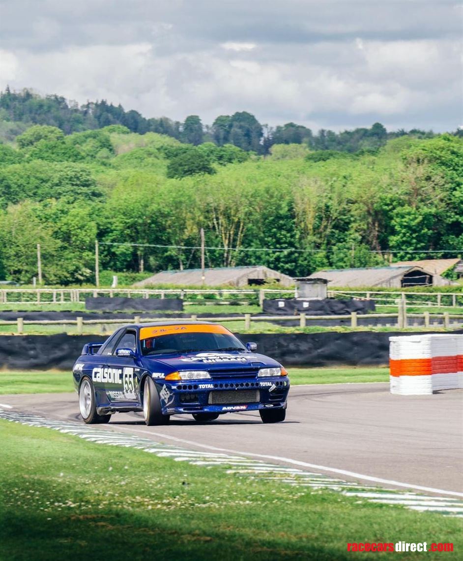 nissan-skyline-r32-gtr-racetrack-car