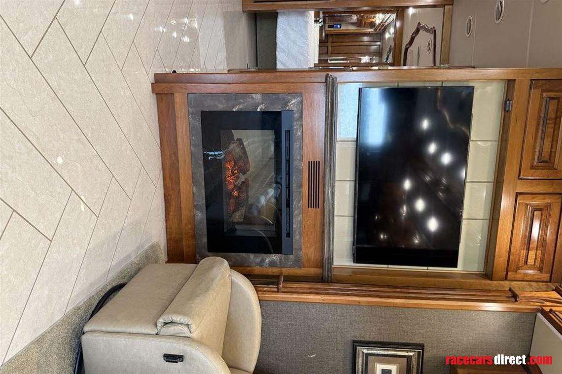 tiffin-motorhomes-allegro-bus