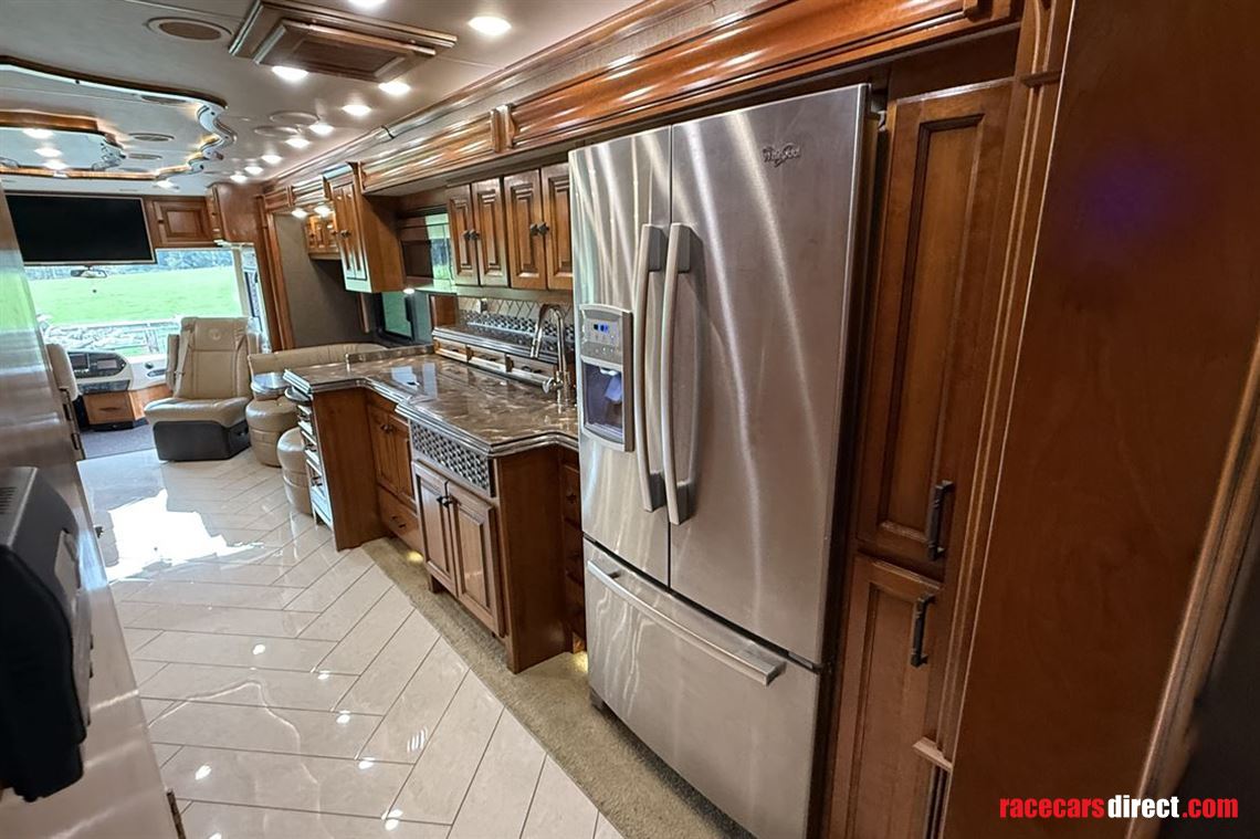 tiffin-motorhomes-allegro-bus