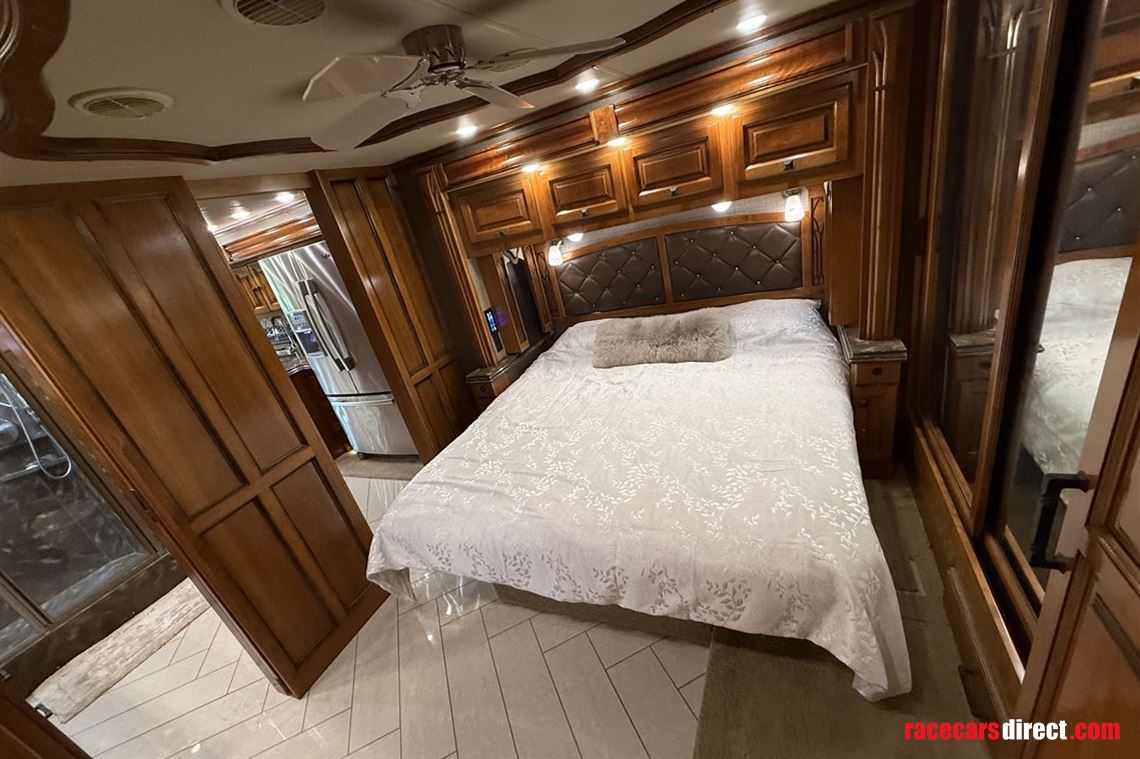 tiffin-motorhomes-allegro-bus