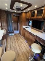 2018-equicruiser-motorhome-race-truck-with-ga