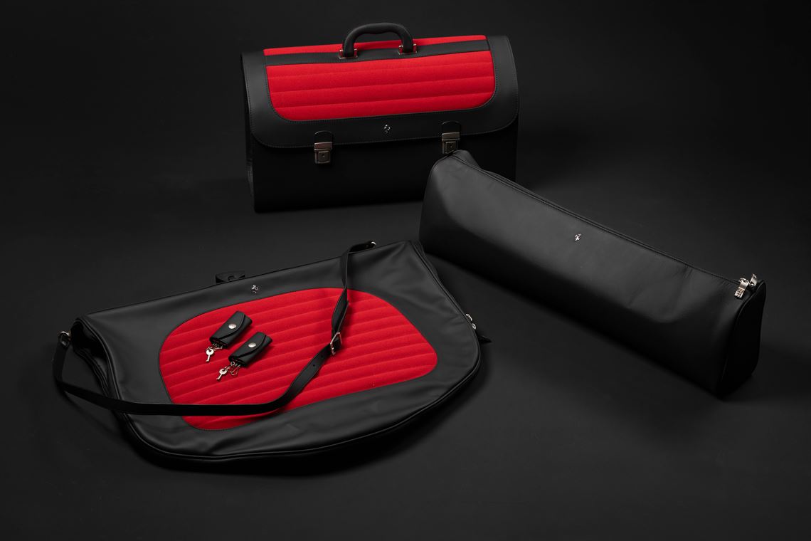 ferrari-f50-luggage-set