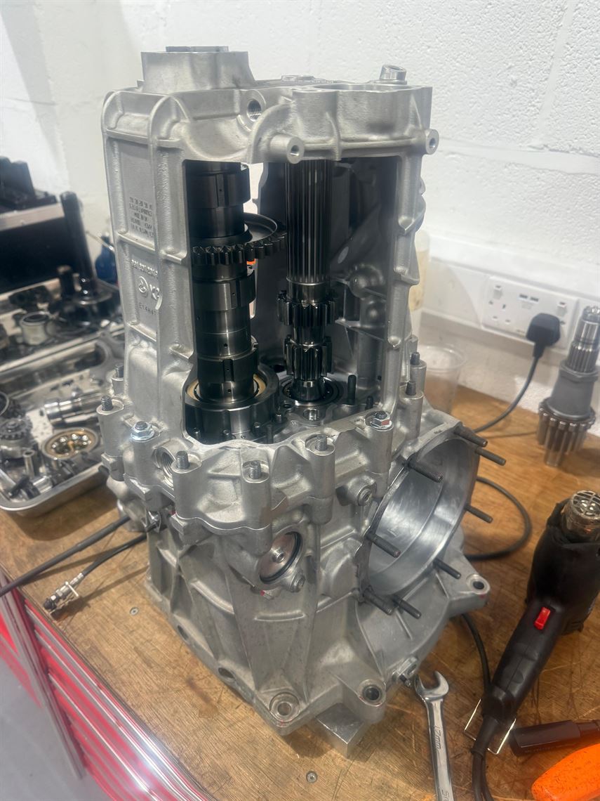 porsche-gt3-cup-car-gearbox-rebuilds