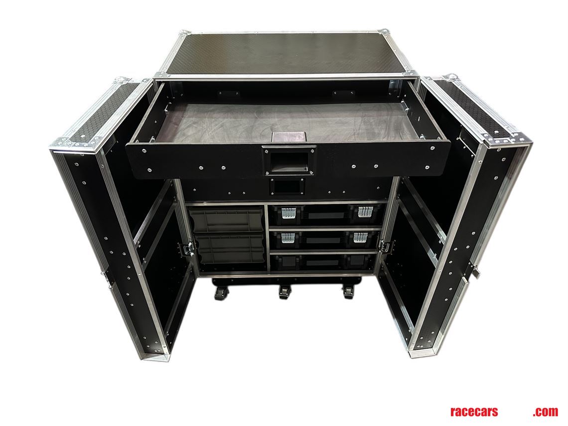 tool-box-flight-case-with-hinged-doors---vme-