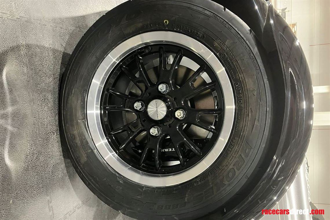 caterham-420r-sv-racetrackday-car