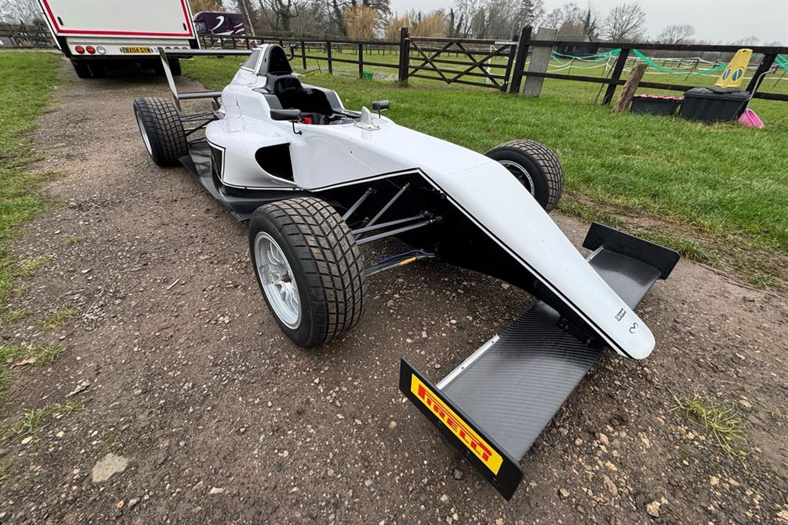 championship-winning-tatuus-f4-t014