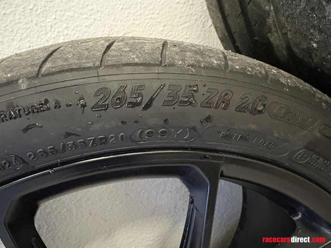 set-of-tires-and-rims-porsche-992-gt3