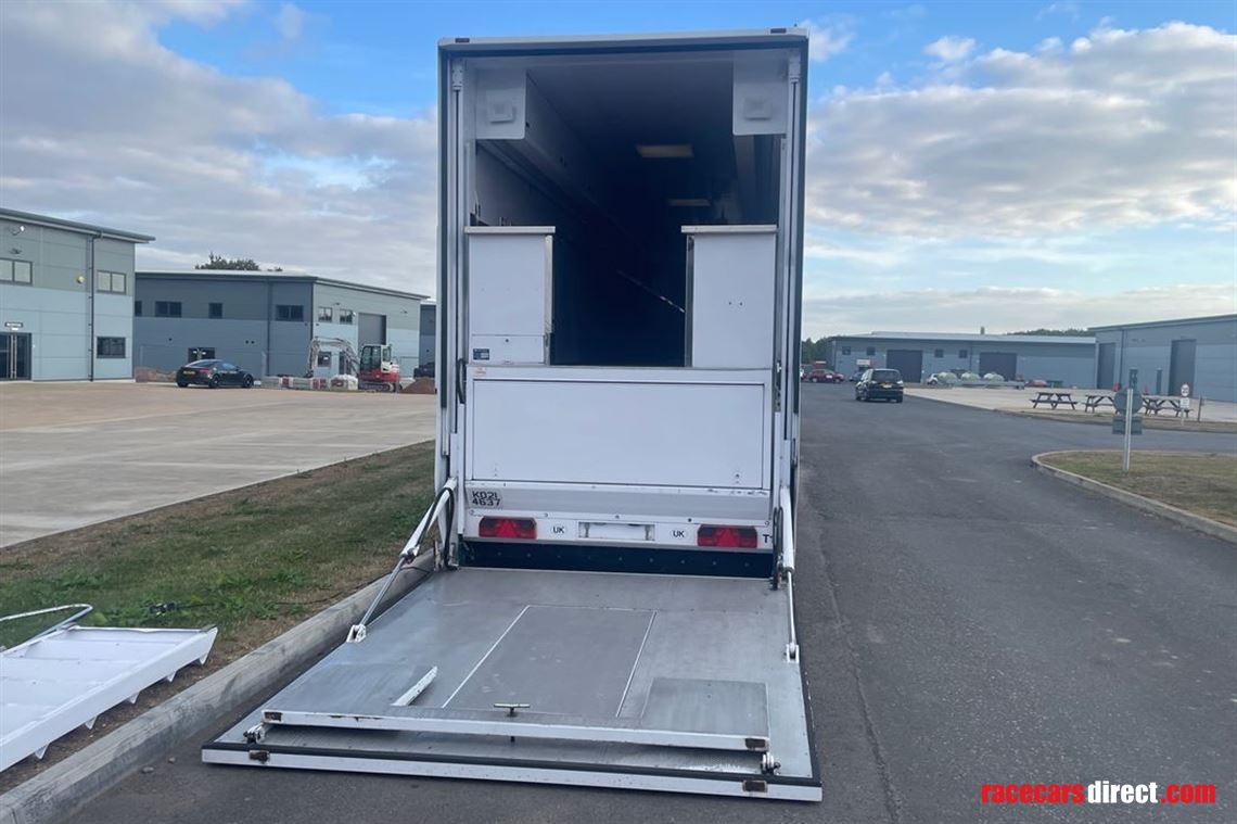 ex-williams-f1-trailer