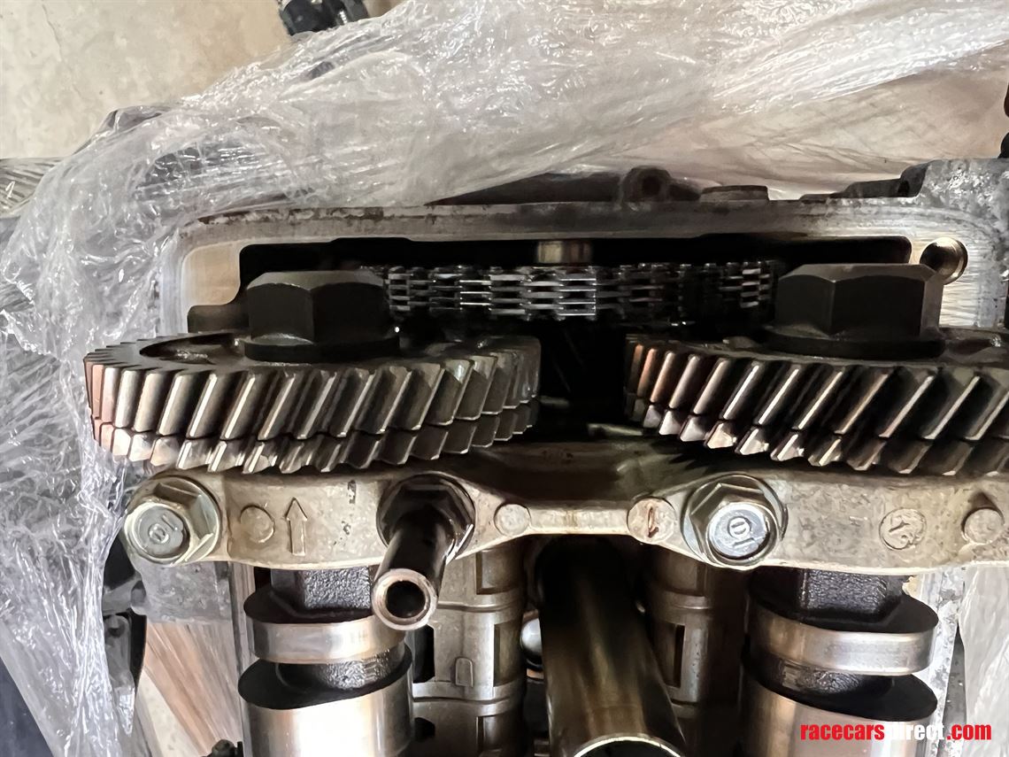 honda-s2000-f20c-engine-and-gearbox