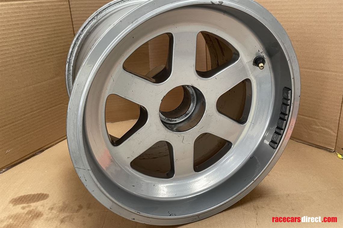 13-techno-magnesium-wheels